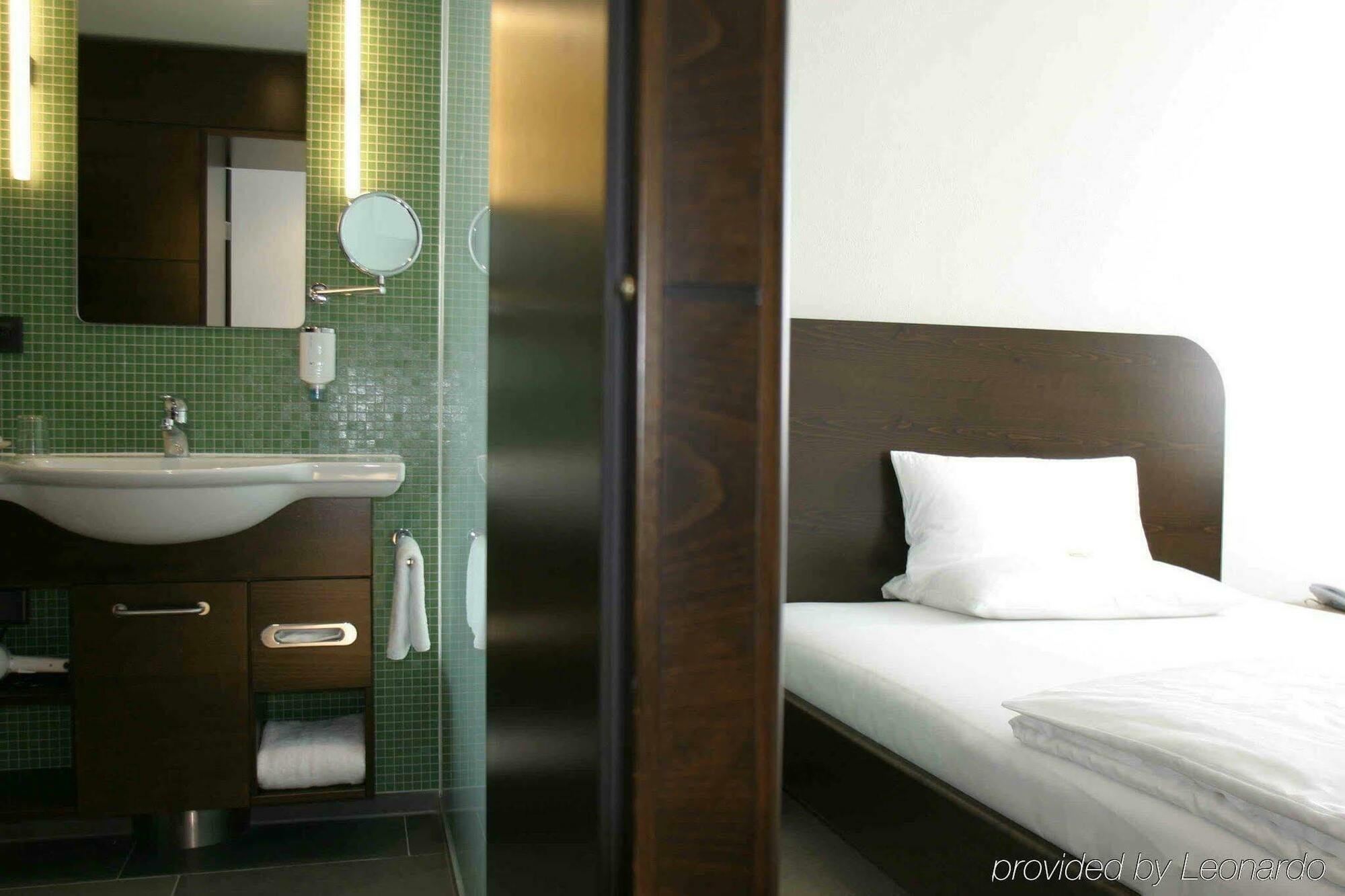 Achat Corbin München Airport Hotel 3*